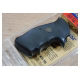 Pachmayr Rubber Grip for Smith & Wesson Square Frame Revolver