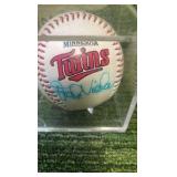 Minnesota Twins Frank Viola autograph baseball in case