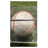 92-93 Twins team autographs w/Hrbek, Kelly, Tapani, and more!
