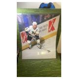 Minnesota North Stars Neal Broten Autographed 16x19 Picture in holder