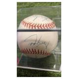 92-93 Twins team autographs w/Hrbek, Kelly, Tapani, and more!