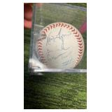 92-93 Twins team autographs w/Hrbek, Kelly, Tapani, and more!