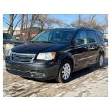 2015 CHRYSLER TOWN AND COUNTRY TOURING *No Accidents | 2 Owner* (NO RESERVE)