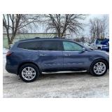2014 CHEVROLET TRAVERSE LT *2 Owner* (NO RESERVE)
