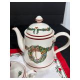Spode Christmas Memories Teapot, Creamer, and Sugar Bowl Set w Hearts & Pines Linen