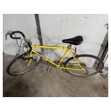 Free Spirit Yellow Vintage Road Bicycle