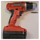 G - Black & Decker 18V Cordless Drill with Battery & Charger Plus Skil 3/8" Hammer Drill Set