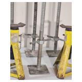 (4) Screw Stands & Set of Jack Stands
