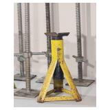 (4) Screw Stands & Set of Jack Stands