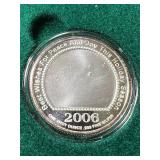 2006 SANTA ROUND 1 TROY OZ .999 FINE SILVER IN BOX