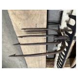 Assorted Workshop Tools & Garden Equipment - Hydraulic Pumps, Saws, Shovels & Forks