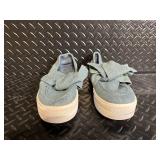 Guess GGCHIPPY Denim Bow Slip-On Sneakers & Beige Strappy Sandals (Lot of 2)