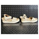 Guess GGCHIPPY Denim Bow Slip-On Sneakers & Beige Strappy Sandals (Lot of 2)