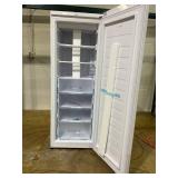 Hamilton Beach 11 Cu Ft Upright Freezer in White Model # HBFRF0011 (Missing Door Handle, Minor Transit Damage)