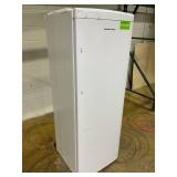 Hamilton Beach 11 Cu Ft Upright Freezer in White Model # HBFRF0011 (Missing Door Handle, Minor Transit Damage)