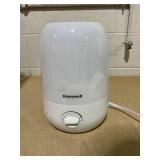 Honeywell Ultra Comfort Cool Mist Humidifier With Essential Oil Feature, No Filter Required - White, HUL545W