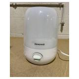 Honeywell Ultra Comfort Cool Mist Humidifier With Essential Oil Feature, No Filter Required - White, HUL545W