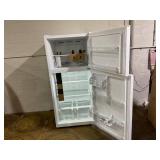 Vissani 18.1 cu. ft. Top Freezer Refrigerator with Adjustable Glass Shelving in White, Garage Ready Model # MDTF18WHR5 (Minor Transit Damage, See Photos)