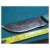 Hand crafted Damascus knife with le...