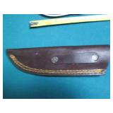 Hand crafted Damascus knife with le...