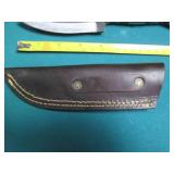 Hand crafted Damascus knife with le...