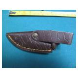 Hand crafted Damascus knife with le...