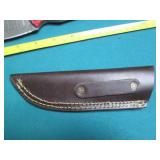 Hand crafted Damascus knife with le...