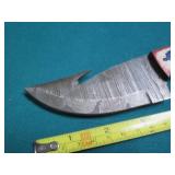 Hand crafted Damascus knife with le...