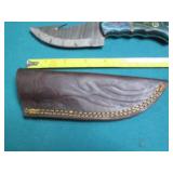 Hand crafted Damascus knife with le...