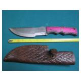 Hand crafted Damascus knife with le...