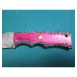 Hand crafted Damascus knife with le...