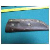 Hand crafted Damascus knife with le...