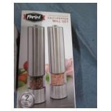 New Parini Salt and pepper mill set...