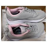 Bronax size 38 Tennis Shoes...