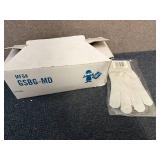 12Ct Of Anti-Cutting Gloves - Size Medium