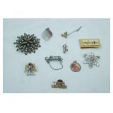 Jewelry Lot: Broaches, Pins, Money Clip