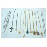 Jewelry Lot: Necklaces.