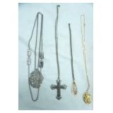 Jewelry Lot: Necklaces.