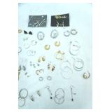 Jewelry Lot: Pierced Earrings