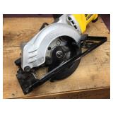 DEWALT DCS571 - 20V Cordless 4 1/2" Circular Saw - Tool Only
