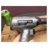 SNAP ON PH3050 Heavy Duty Air Hammer with PH200D Quick Chuck