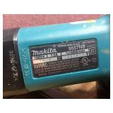 MAKITA 9557NB 4/12" Angle Grinder - With Tool