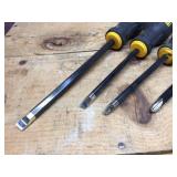 DEWALT 7 Pc Magnetic Rubber Grip Screwdrivers - Flat - Philips - Square