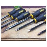 DEWALT 7 Pc Magnetic Rubber Grip Screwdrivers - Flat - Philips - Square