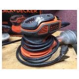 3 BLACK + DECKER Sanders - 5" Random Orbit + Mouse