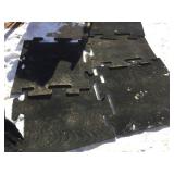 5 PC Heavy Rubber Interlocking Floor Mats - 28"ish x 28"ish