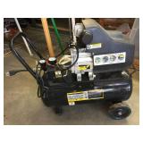 CENTRAL PNEUMATIC 2 HP - 8 Gallon - 125 PSI Air Compressor