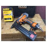 RIDGID - R150FSF3 18 Ga Finish Stapler with Bag - Nice