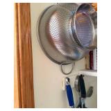 Crock-Pot Slow Cooker & Speckled Enamel Dutch Oven with Lids - Kitchenware Lot