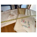Table Runner & Napkins - Cream Floral Embroidery Set